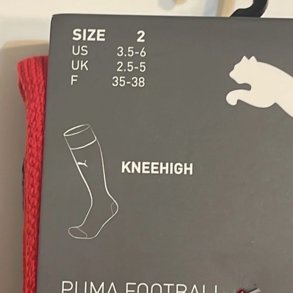 Puma Football Socks Red White Kneehigh Team Liga padded ankle Socks Sz 3 (5-6)